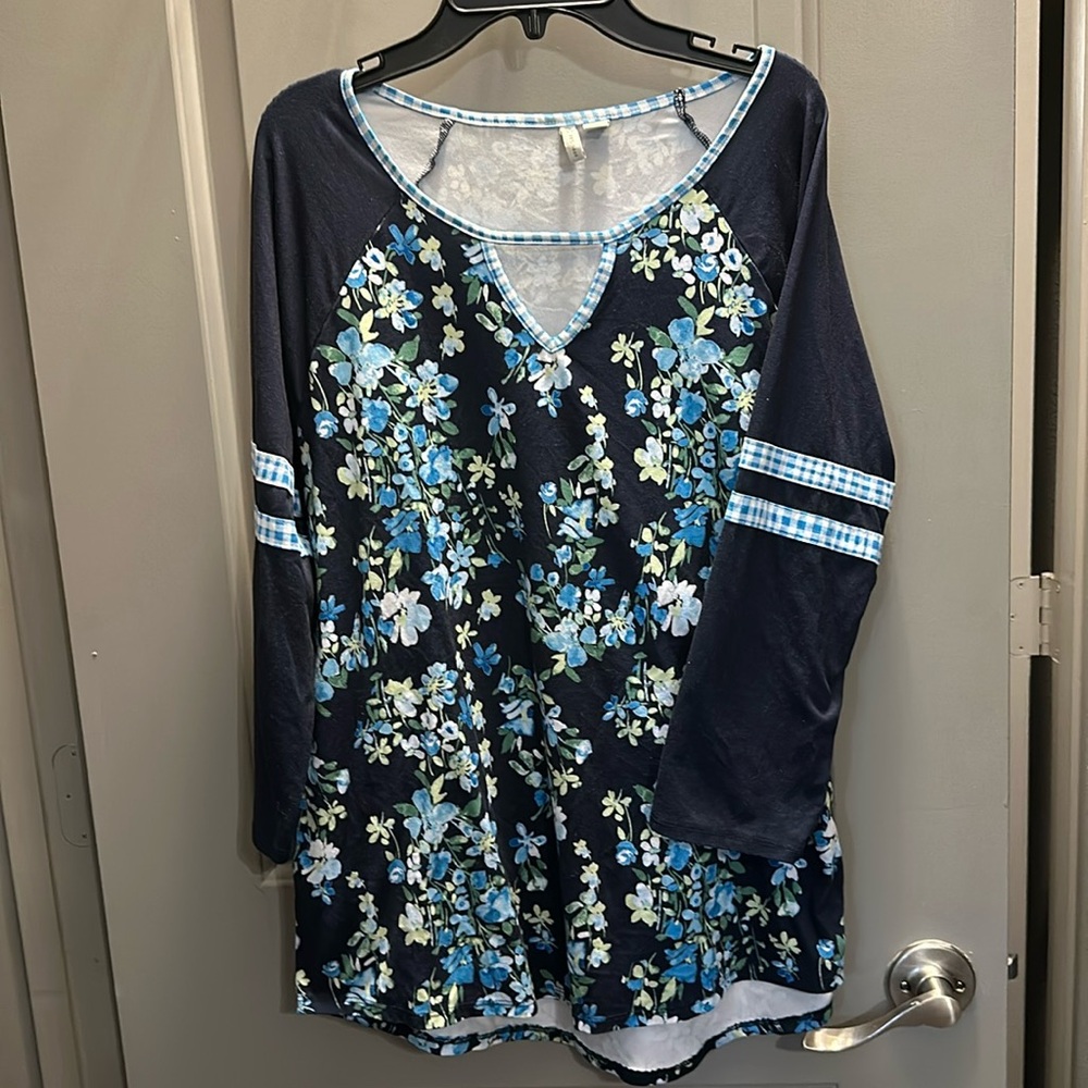 Cato Size S 3/4 Sleeve Navy Blue Floral Top Pre-owned